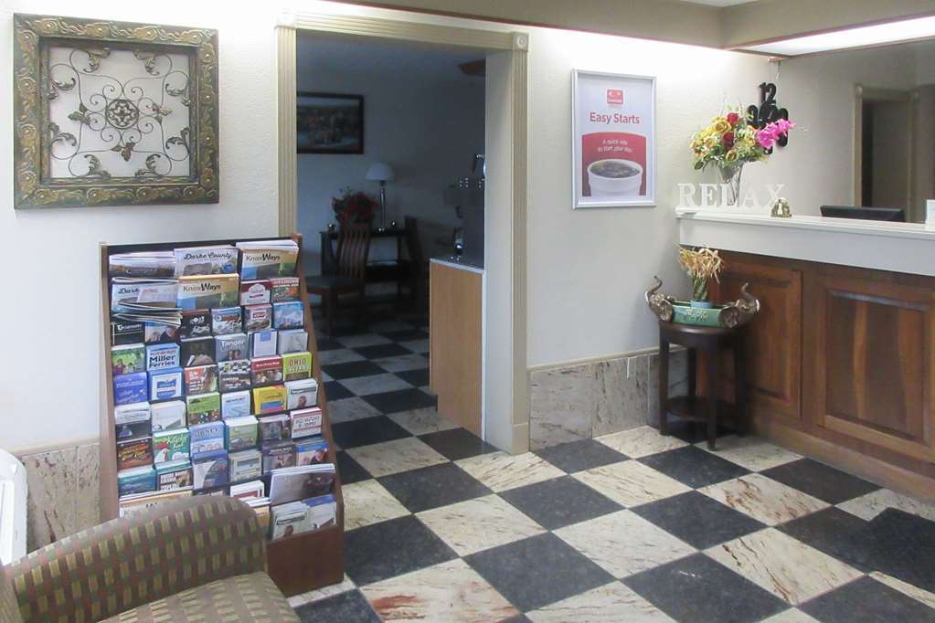 Econo Lodge Zanesville Interior foto